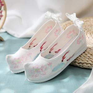【花柄刺繍靴1足】ホワイト レッド ピンク 魚刺しゅう靴 軽い 通気性がいい 刺繍靴