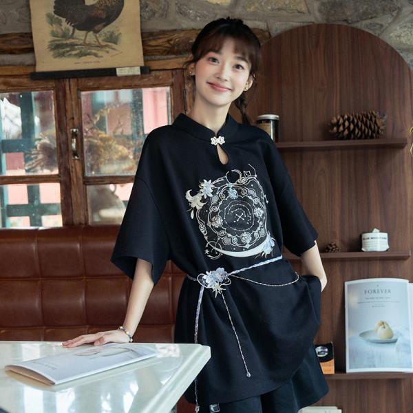 刺繍Ｔシャツ　トップス ブラック  十三余[望舒]