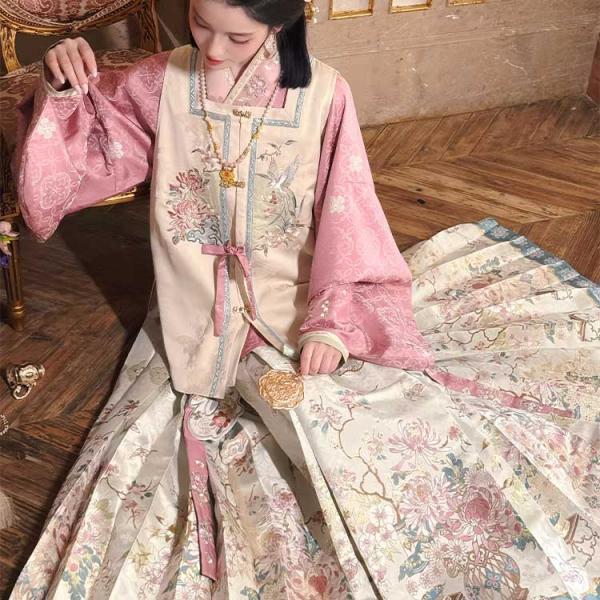 明制漢服 レディース漢服　远山乔【霜晴缀粉】