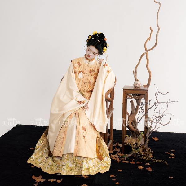 明制刺繍漢服 3点セット 【独照枫月】