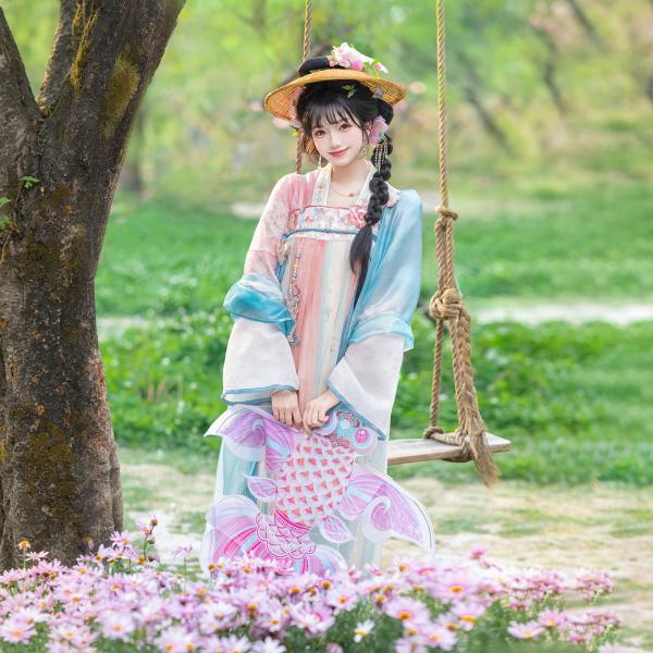 唐制漢服　花柄刺繍 静还决 一枝虞