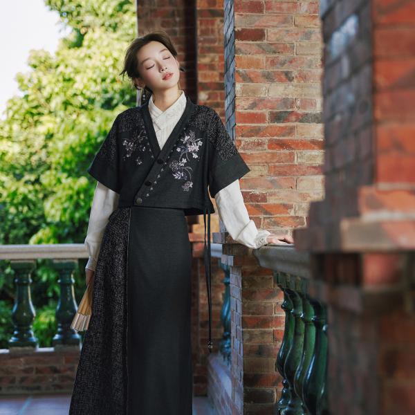 3点セット 刺繍漢服　十三余[夜昙]
