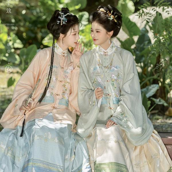 兎刺繍漢服　明制アウター　【重回汉唐朦胧月